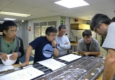 bacteria, microbe, deep sea, South Pacific Gyre, JOIDES Resolution, field research, sediment, geomicrobiology bacteria, microbe, deep sea, South Pacific Gyre, JOIDES Resolution, field research, sediment, geomicrobiology